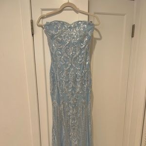 Aqua Formal Light Blue/Silver Sequin Mermaid Gown (Size 6 Womens)